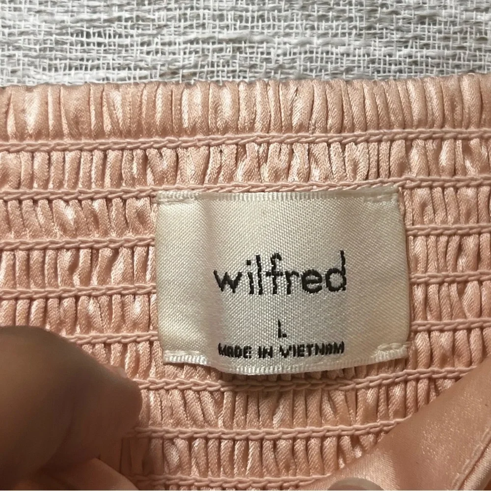 Wilfred Aritzia Satin Blush Women's Romantic  Smocked Blouse Size L - Picture 12 of 16